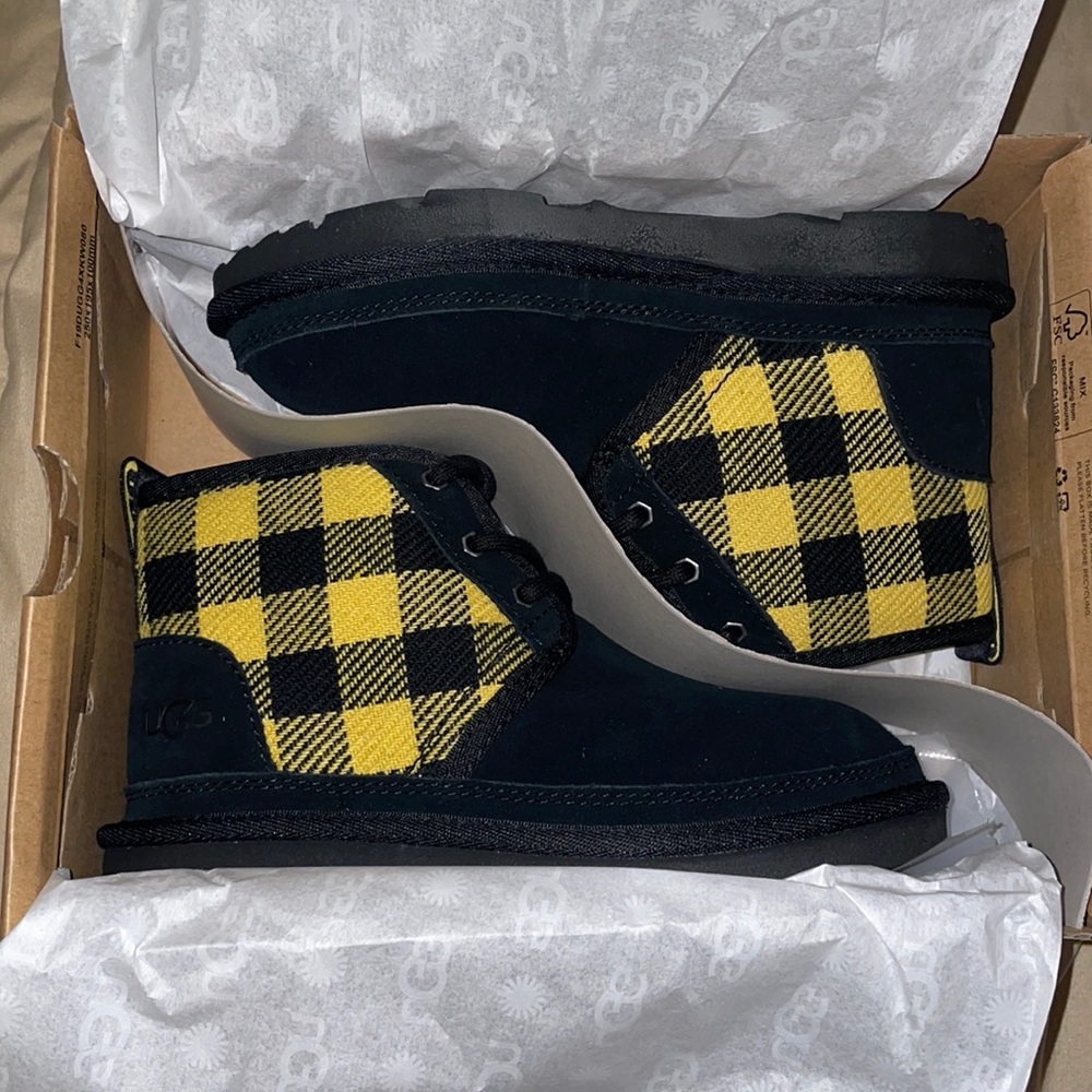 Neumel Plaid Ugg’s for little boys in new condition.